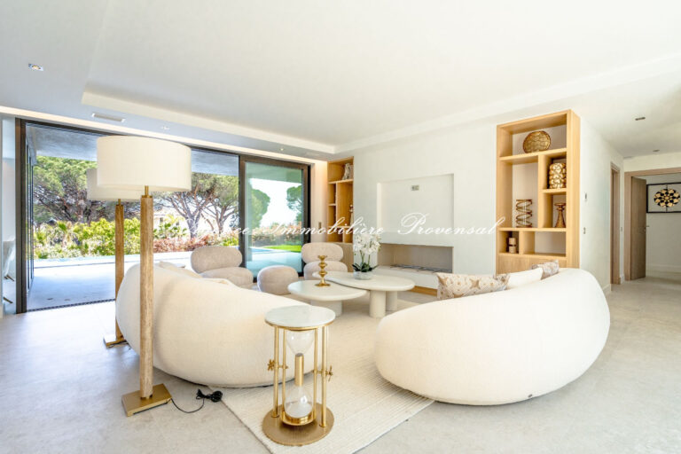 vente villa 7 Pièce(s) – 7 pièces – 6 chambres – 370.00 m²