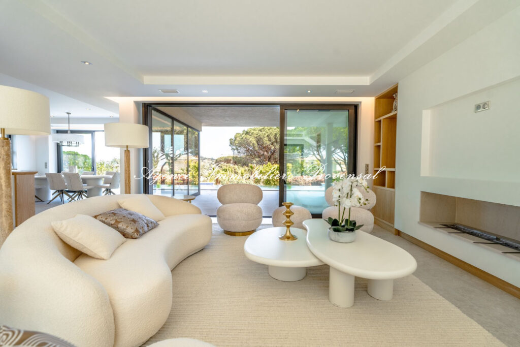 vente villa 7 Pièce(s) – 7 pièces – 6 chambres – 370.00 m²