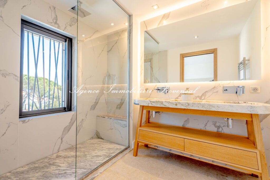 vente villa 7 Pièce(s) – 7 pièces – 6 chambres – 370.00 m²