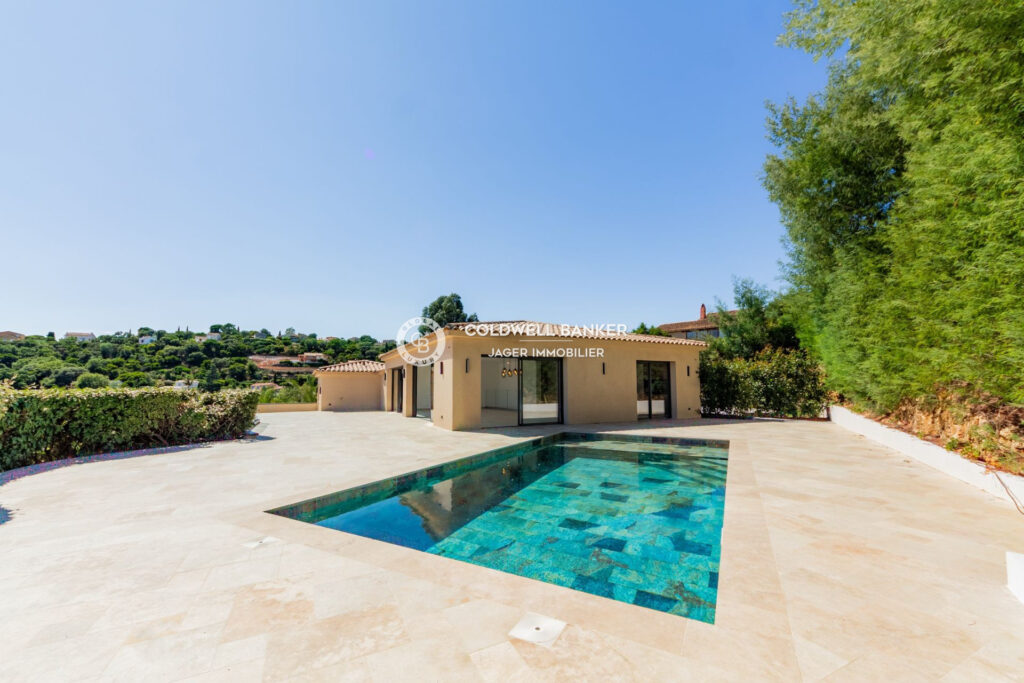 Villa rénovée Les Issambres – 5 pièces – 4 chambres – 270.00 m²