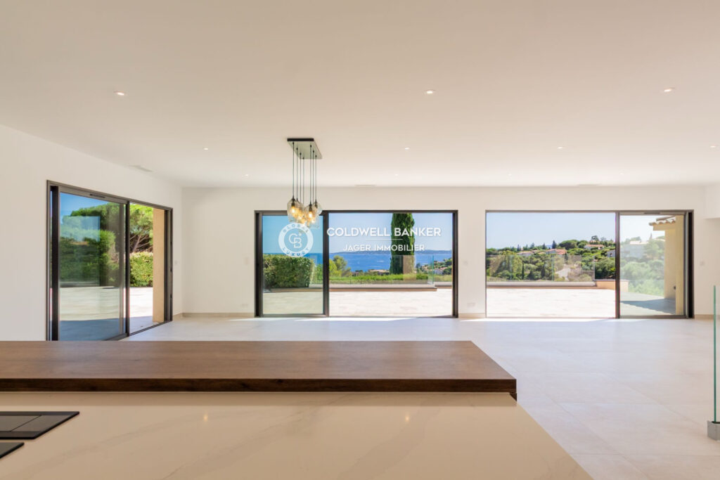 Villa rénovée Les Issambres – 5 pièces – 4 chambres – 270.00 m²