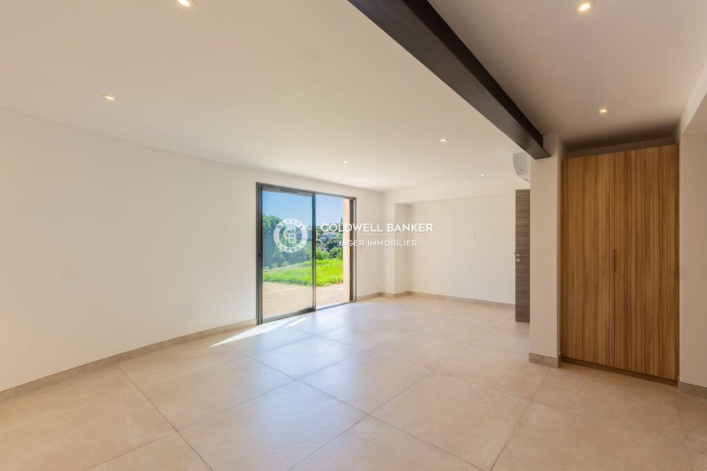 Villa rénovée Les Issambres – 5 pièces – 4 chambres – 270.00 m²