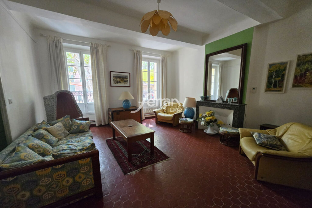 A vendre à Salernes appartement T3  – 3 pièces – 2 chambres – 107.00 m²