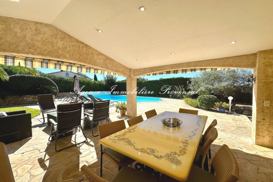 Maison à vendre à Sainte-maxime