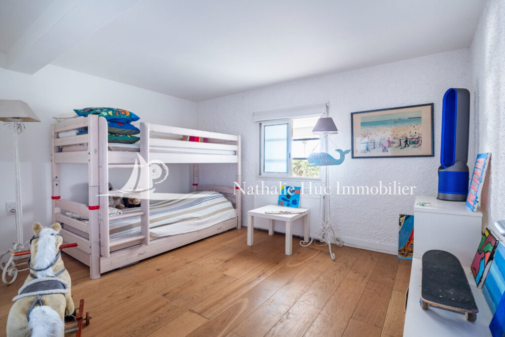 vente maison 6 Pièce(s) – 6 pièces – 5 chambres – 200.00 m²