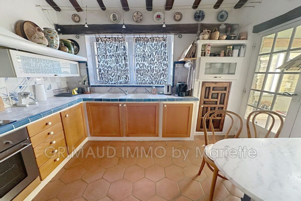 maison de hameau avec terrasse, au calme et belle vue – 5 pièces – 3 chambres – 76.20 m²