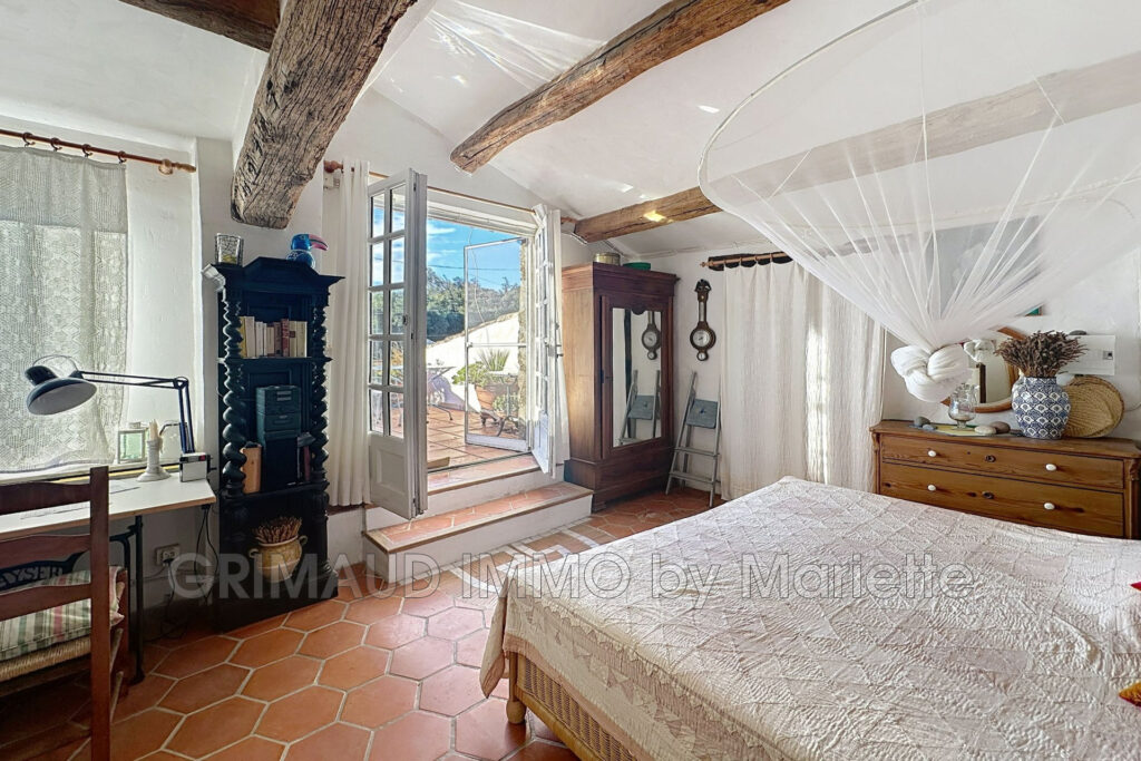 maison de hameau avec terrasse, au calme et belle vue – 5 pièces – 3 chambres – 76.20 m²