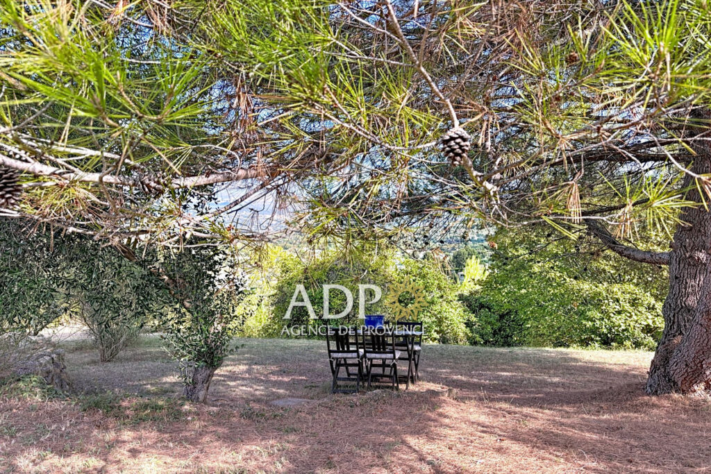 vente maison 8 Pièce(s) – 8 pièces – 5 chambres – 218.00 m²