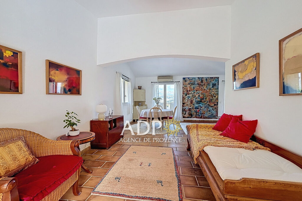 vente maison 8 Pièce(s) – 8 pièces – 5 chambres – 218.00 m²