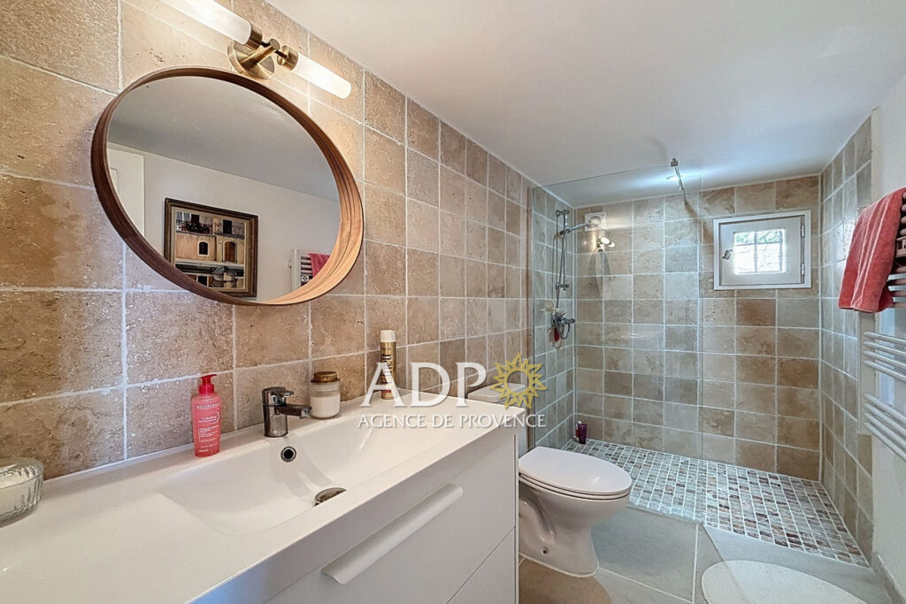 vente maison 8 Pièce(s) – 8 pièces – 5 chambres – 218.00 m²