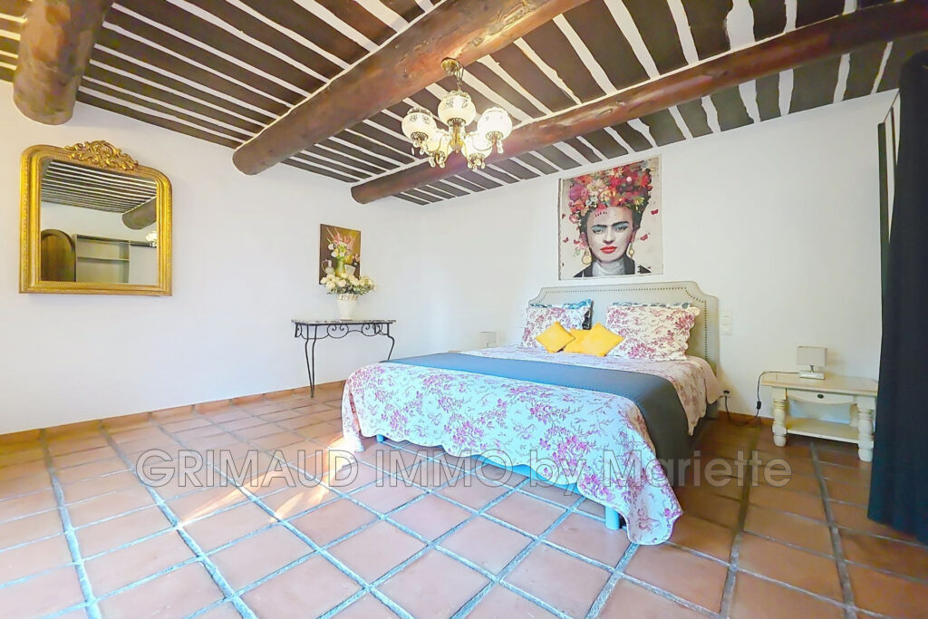 vente maison 8 Pièce(s) – 8 pièces – 5 chambres – 235.81 m²