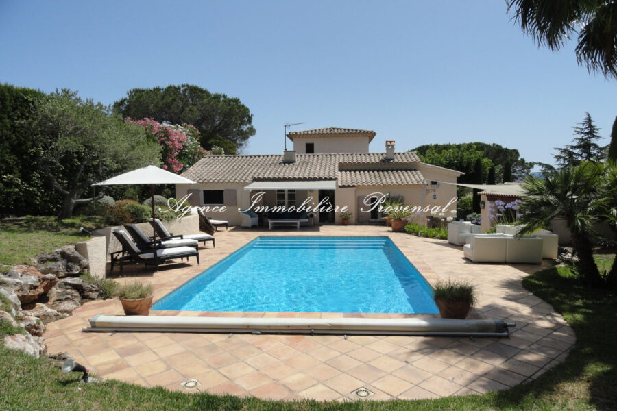 Maison à louer à Sainte-maxime