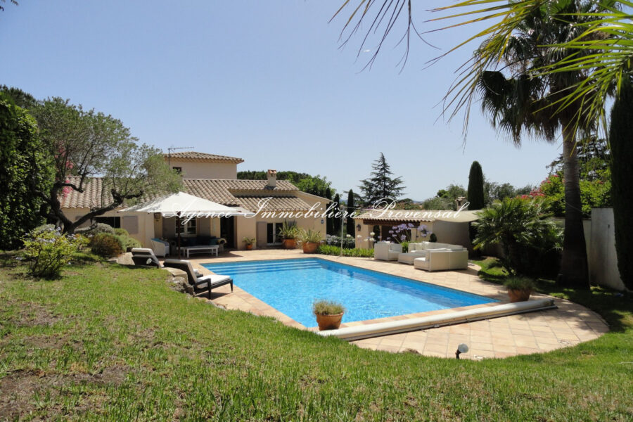 Maison à louer à Sainte-maxime