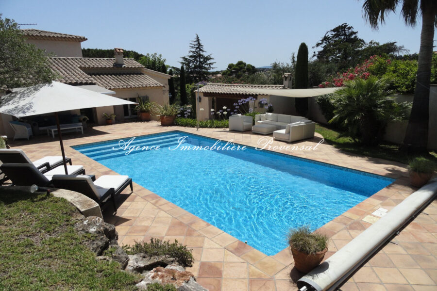 Maison à louer à Sainte-maxime