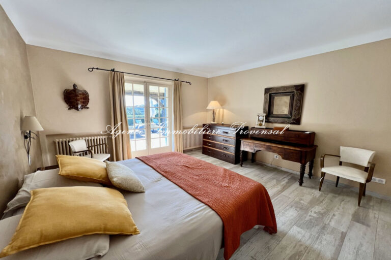 location saisonnière maison 5 Pièce(s) – 5 pièces – 4 chambres – 200.00 m²