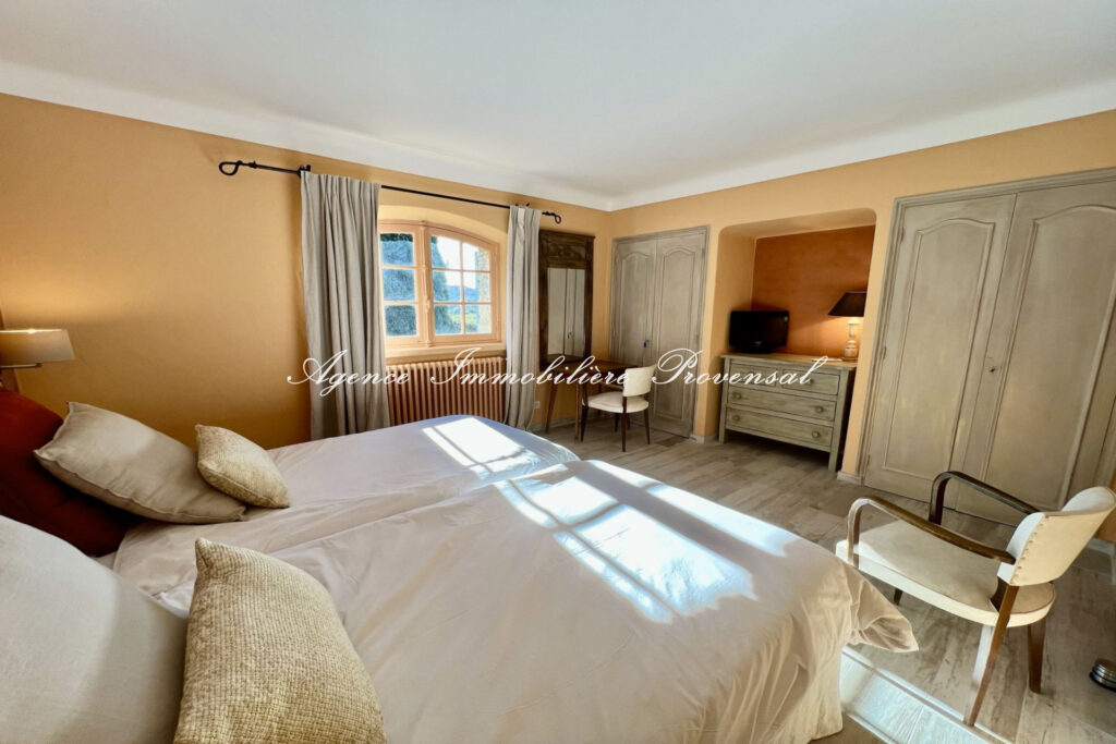 location saisonnière maison 5 Pièce(s) – 5 pièces – 4 chambres – 200.00 m²