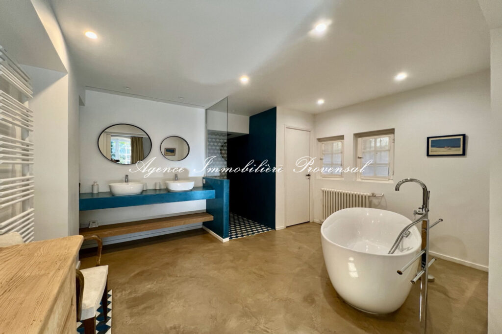 location saisonnière maison 5 Pièce(s) – 5 pièces – 4 chambres – 200.00 m²