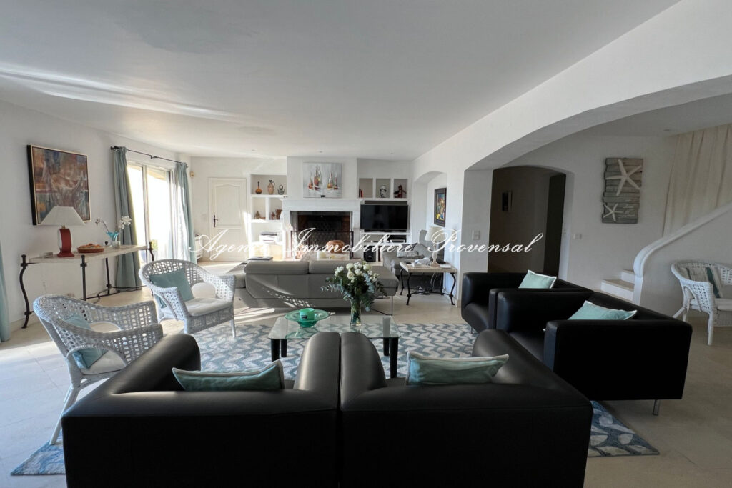 location saisonnière maison 6 Pièce(s) – 6 pièces – 5 chambres – 280.00 m²