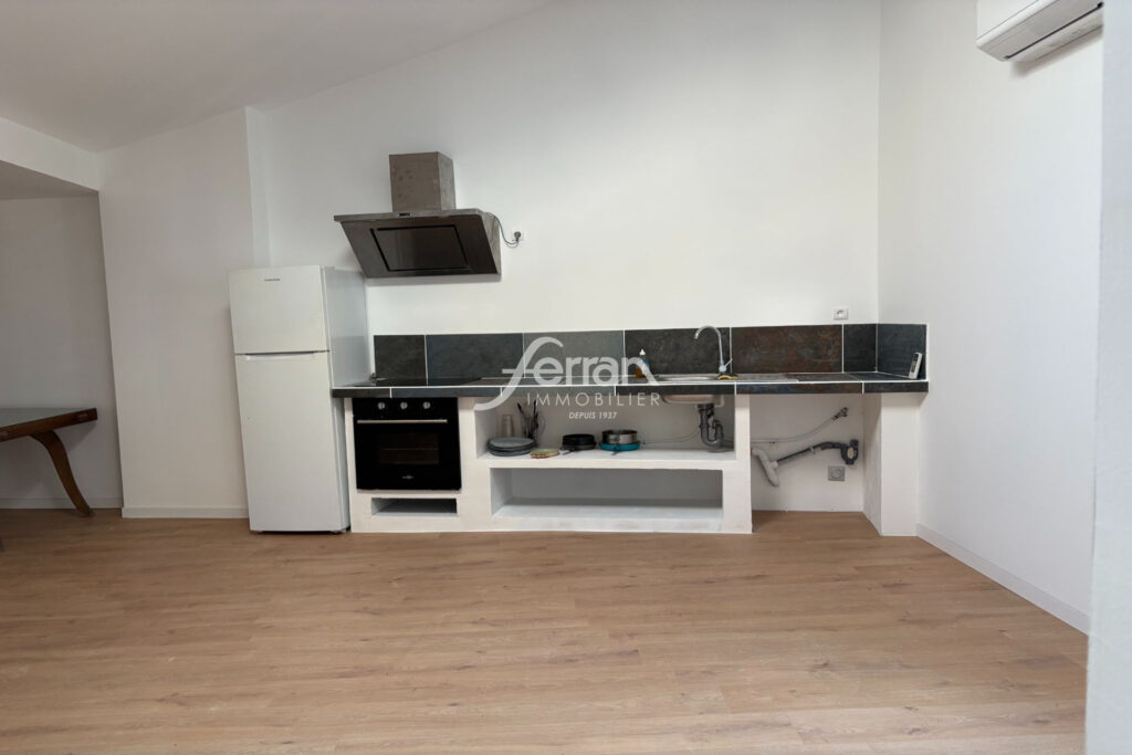 A louer à Entrecasteaux T3/4 avec terrasse – 3 pièces – 2 chambres – 80.00 m²