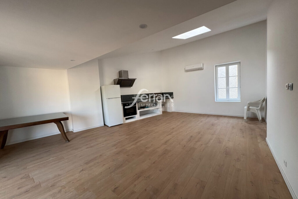 A louer à Entrecasteaux T3/4 avec terrasse – 3 pièces – 2 chambres – 80.00 m²