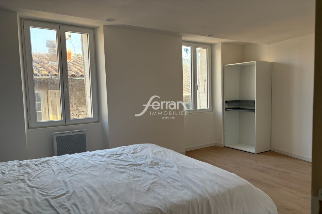 A louer à Entrecasteaux T3/4 avec terrasse – 3 pièces – 2 chambres – 80.00 m²