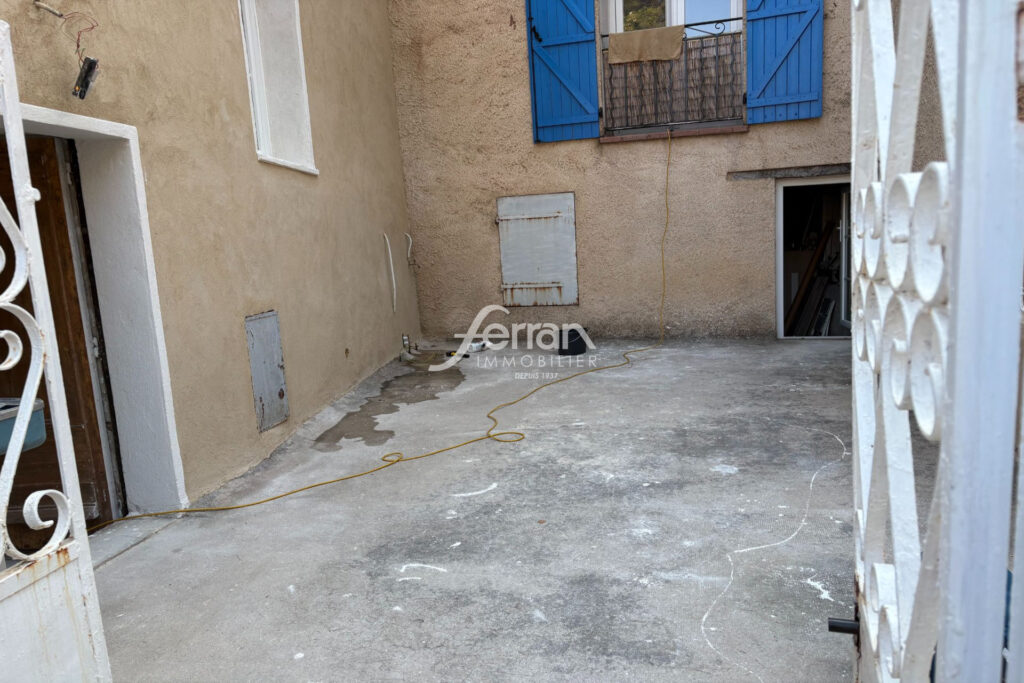 A louer à Entrecasteaux T3/4 avec terrasse – 3 pièces – 2 chambres – 80.00 m²