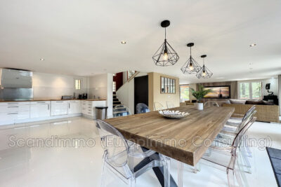 vente maison 6 Pièce(s) – 6 pièces – 5 chambres – 385.00 m²