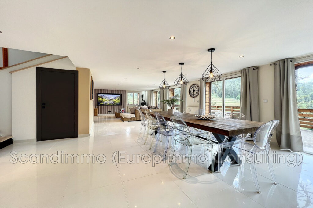 vente maison 6 Pièce(s) – 6 pièces – 5 chambres – 385.00 m²