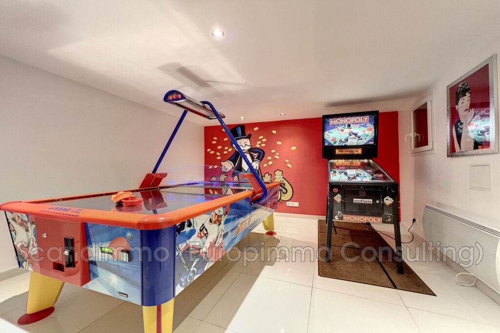 vente maison 6 Pièce(s) – 6 pièces – 5 chambres – 385.00 m²