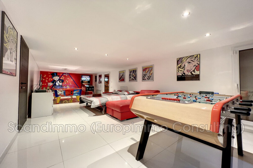 vente maison 6 Pièce(s) – 6 pièces – 5 chambres – 385.00 m²