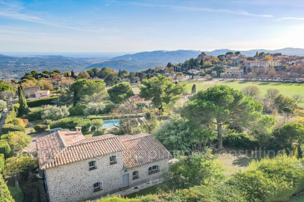 Propriété de charme en pierre ? Vue mer et village ? CABRIS – 6 pièces – 4 chambres – 155.00 m²