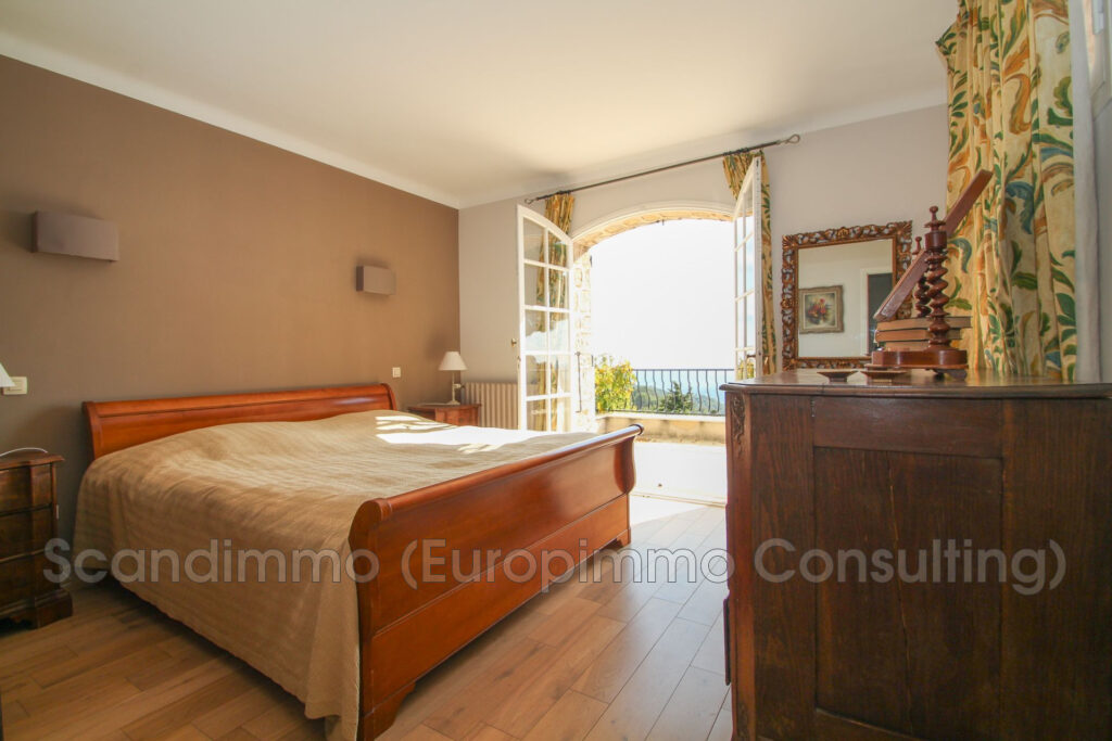 Propriété de charme en pierre ? Vue mer et village ? CABRIS – 6 pièces – 4 chambres – 155.00 m²