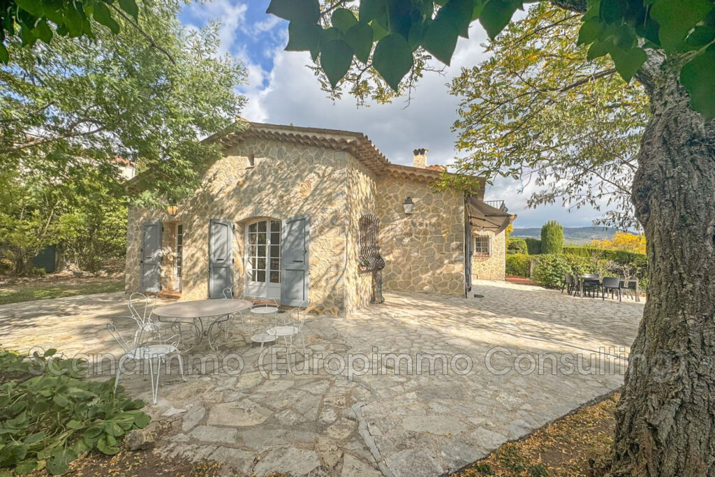 Propriété de charme en pierre ? Vue mer et village ? CABRIS – 6 pièces – 4 chambres – 155.00 m²