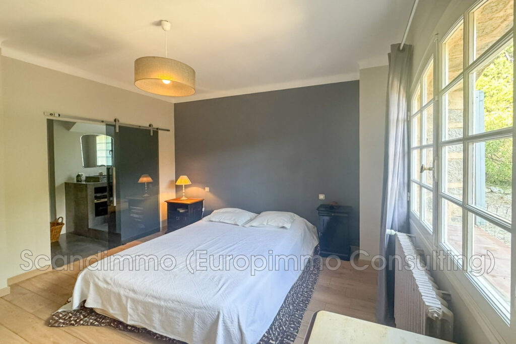 Propriété de charme en pierre ? Vue mer et village ? CABRIS – 6 pièces – 4 chambres – 155.00 m²