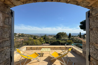 Propriété de charme en pierre ? Vue mer et village ? CABRIS – 6 pièces – 4 chambres – 155.00 m²