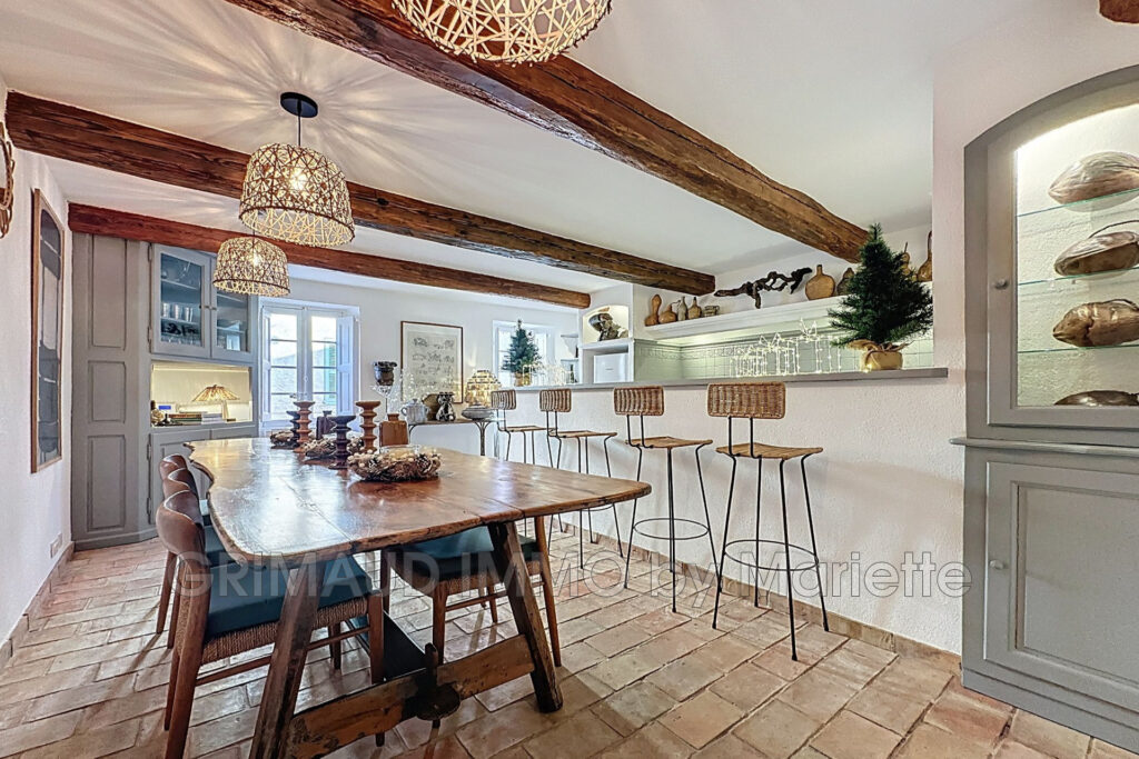 superbe maison de village avec terrasse et garage, unique – 4 pièces – 2 chambres – 101.00 m²