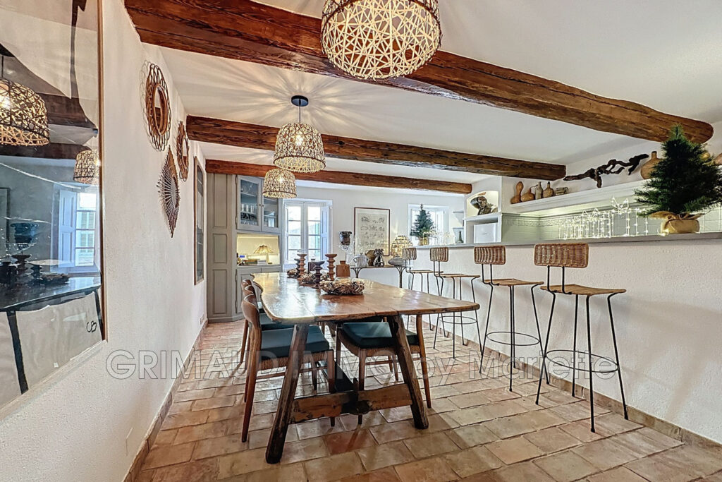 superbe maison de village avec terrasse et garage, unique – 4 pièces – 2 chambres – 101.00 m²