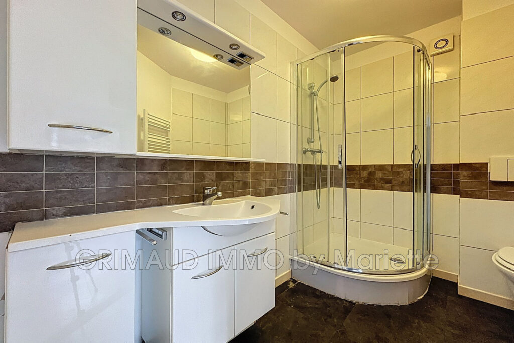 belle maison dans domaine avec 5 chambres, piscinable – 6 pièces – 5 chambres – 199.40 m²