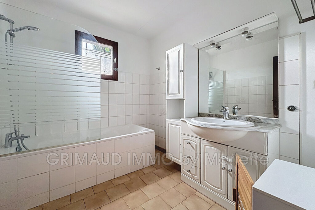 belle maison dans domaine avec 5 chambres, piscinable – 6 pièces – 5 chambres – 199.40 m²