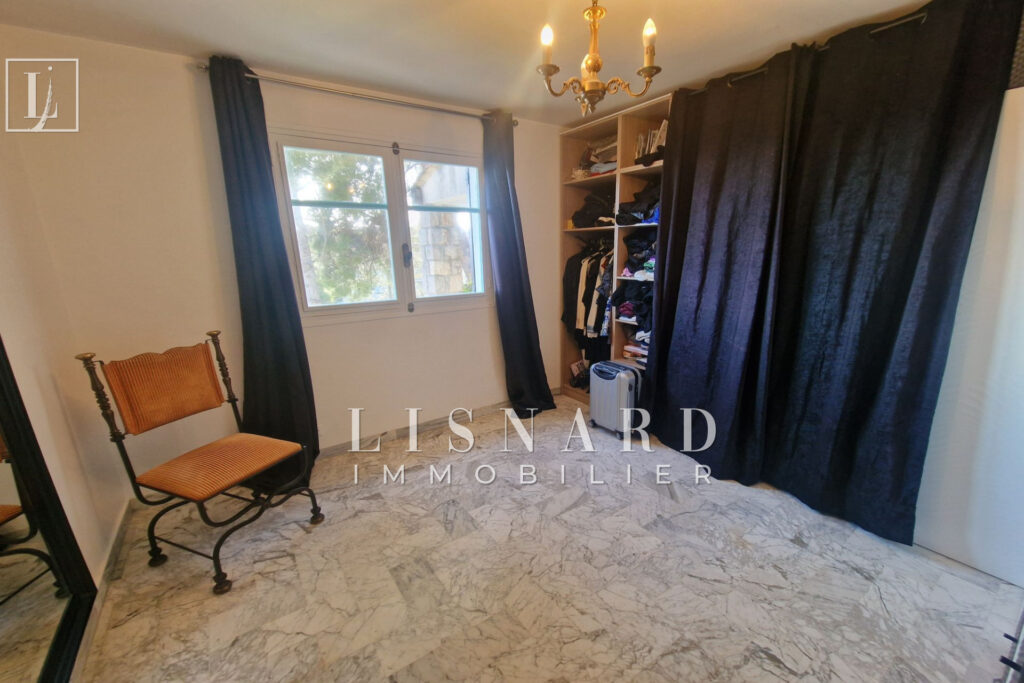 vente maison 8 Pièce(s) – 8 pièces – 8 chambres – 235.00 m²