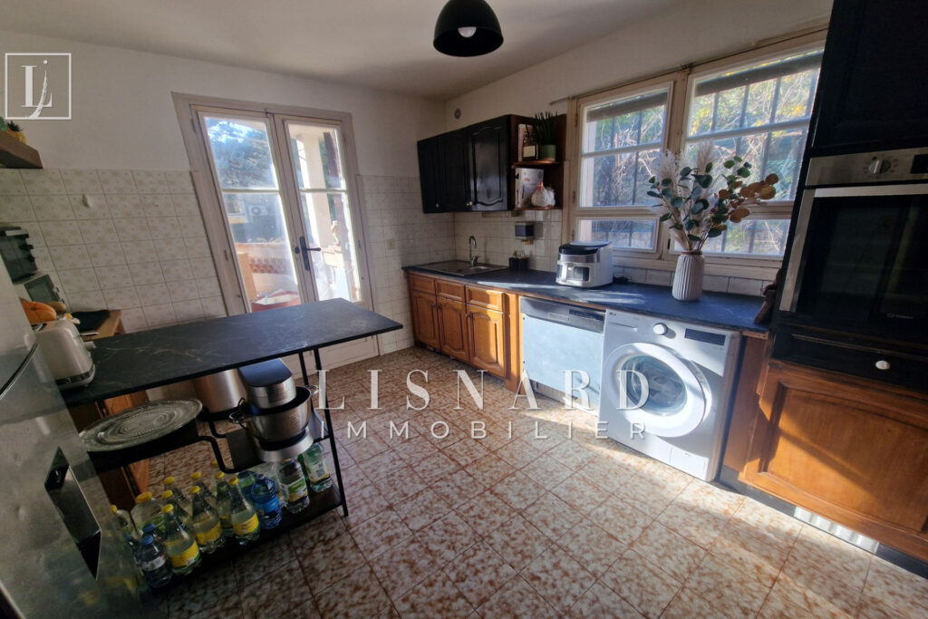 vente maison 8 Pièce(s) – 8 pièces – 8 chambres – 235.00 m²