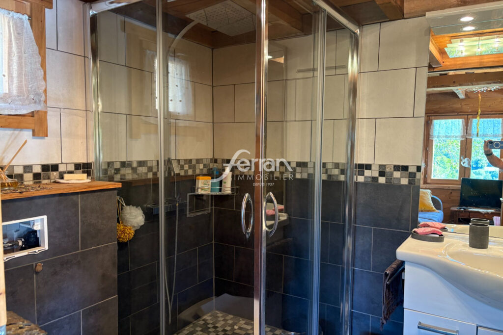 Maison autour de 40 m2 avec vue magnifique  – terrain de 1.730 – 3 pièces – 2 chambres – 50.00 m²