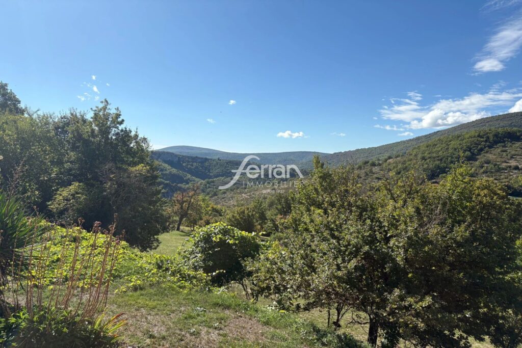 Maison autour de 40 m2 avec vue magnifique  – terrain de 1.730 – 3 pièces – 2 chambres – 50.00 m²