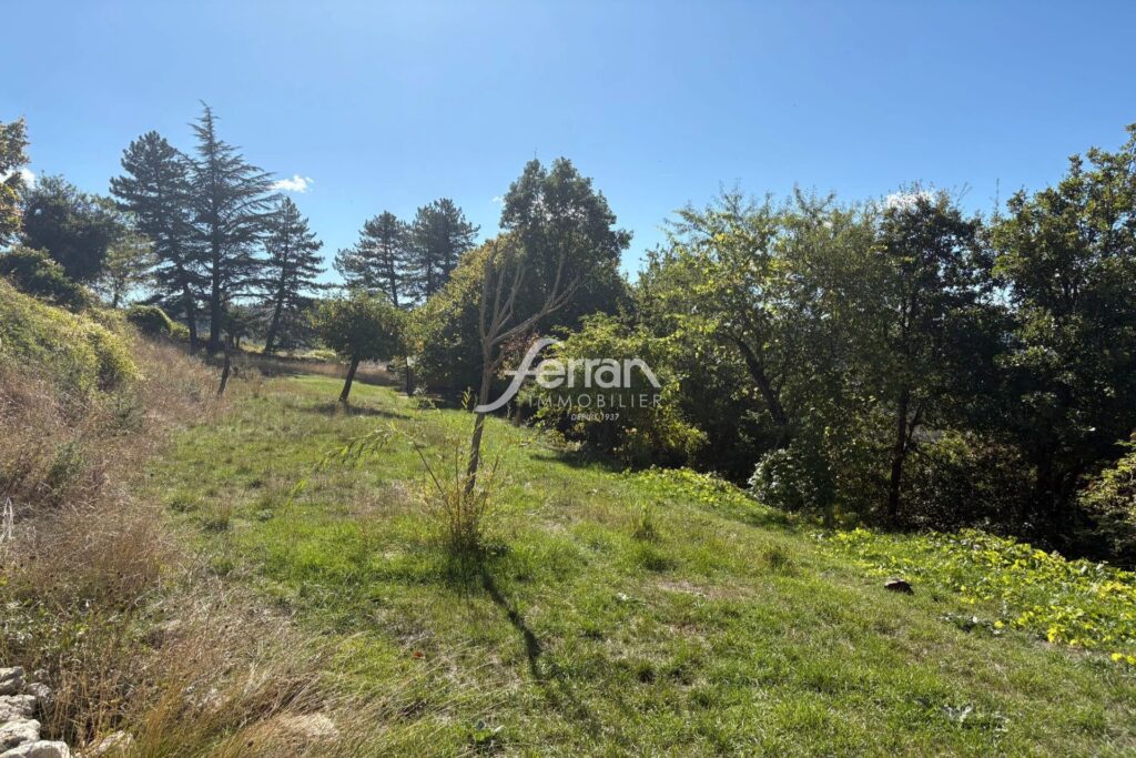 Maison autour de 40 m2 avec vue magnifique  – terrain de 1.730 – 3 pièces – 2 chambres – 50.00 m²