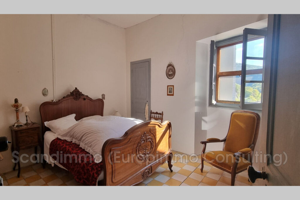 vente maison 7 Pièce(s) – 7 pièces – 4 chambres – 142.36 m²