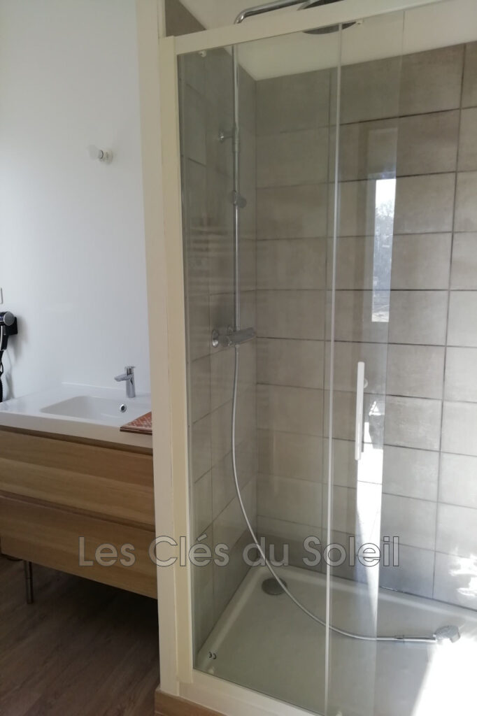 Appartement T3 de 50m2 entièrement rénové situé Brignoles   D – 3 pièces – 2 chambres – 50.00 m²