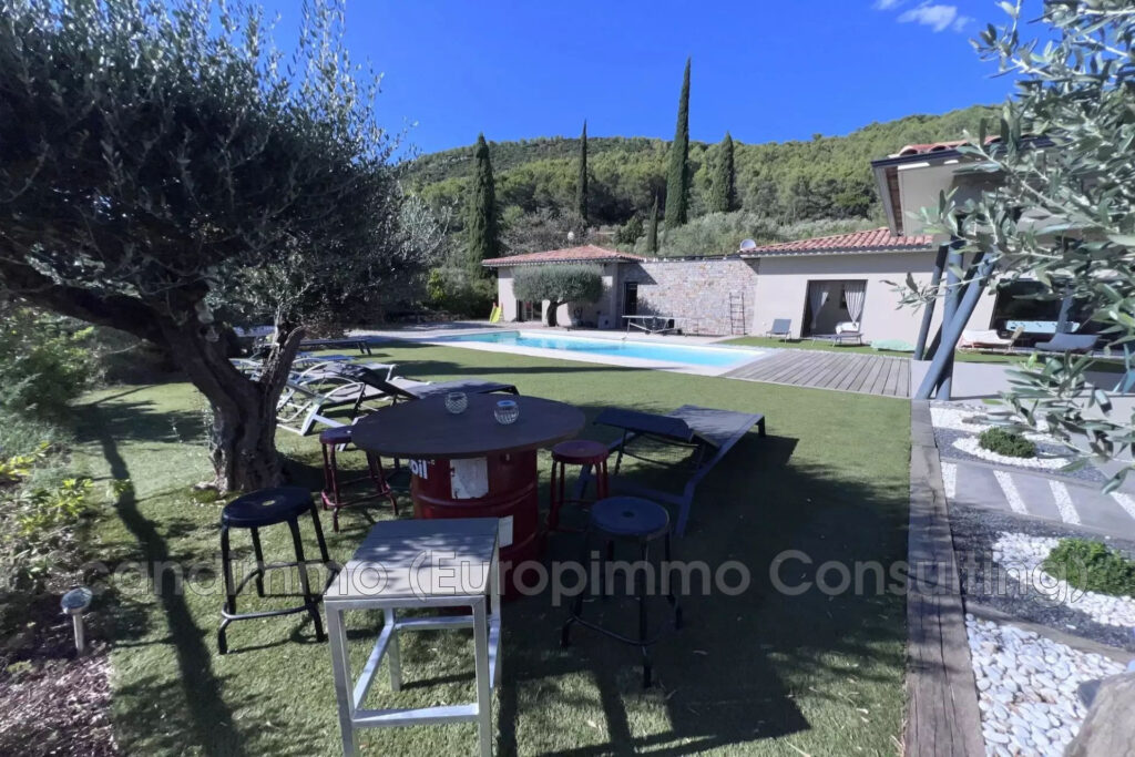 vente maison 7 Pièce(s) – 7 pièces – 4 chambres – 231.00 m²