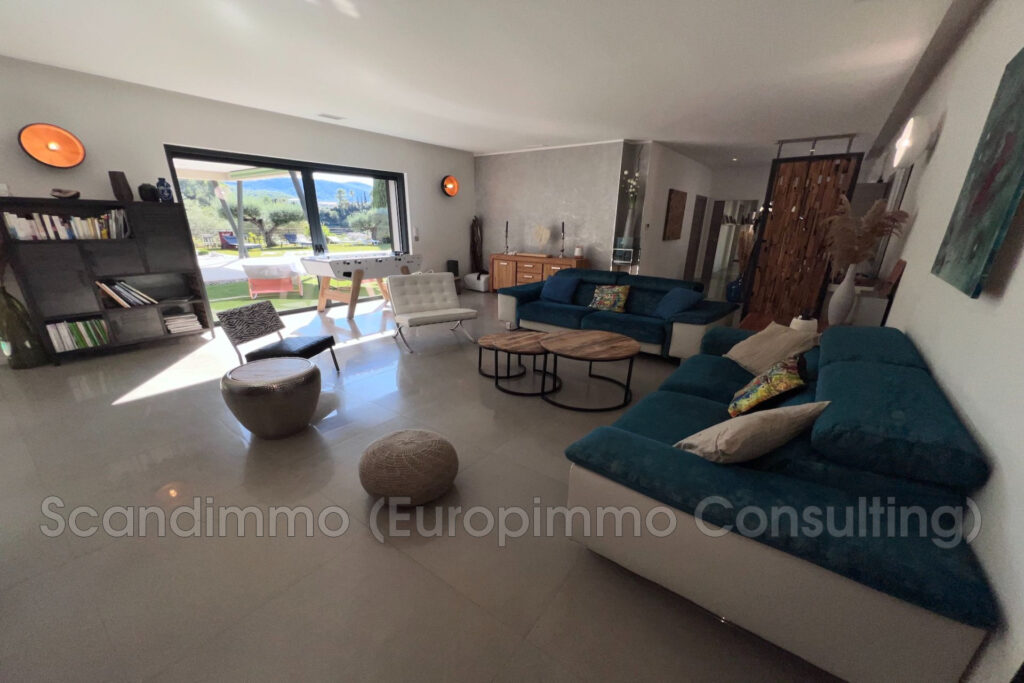 vente maison 7 Pièce(s) – 7 pièces – 4 chambres – 231.00 m²