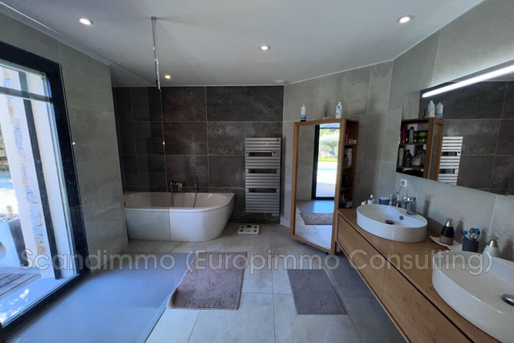 vente maison 7 Pièce(s) – 7 pièces – 4 chambres – 231.00 m²