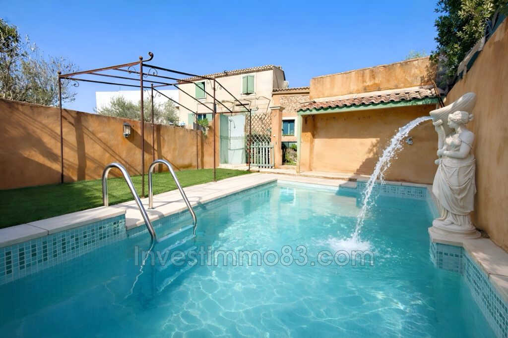 Dans un environnement privilégié, au coeur du village, avec vu – 4 pièces – 3 chambres – 100.00 m²